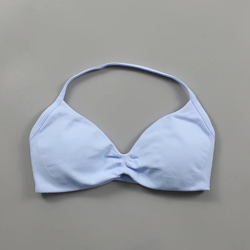 Sujetador deportivo tipo halter con tirantes y escote en V para mujer, soporte bajo, fruncido, espalda abierta sexy, top corto de gimnasio, copas acolchadas, sin costuras, para entrenamiento o yoga
