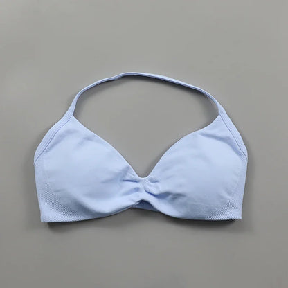 Sujetador deportivo tipo halter con tirantes y escote en V para mujer, soporte bajo, fruncido, espalda abierta sexy, top corto de gimnasio, copas acolchadas, sin costuras, para entrenamiento o yoga