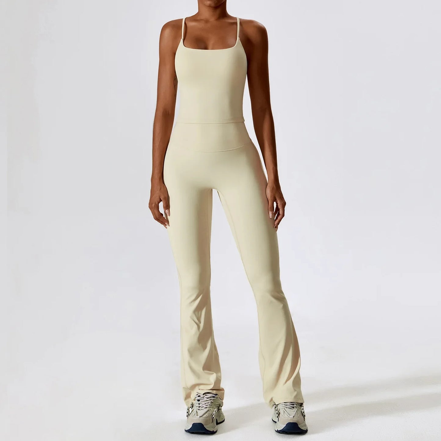Conjuntos de dos piezas Naked Feeling para mujer, top corto acolchado, pantalones acampanados con efecto push-up, chándal de yoga, conjunto de gimnasio y ropa deportiva para mujer