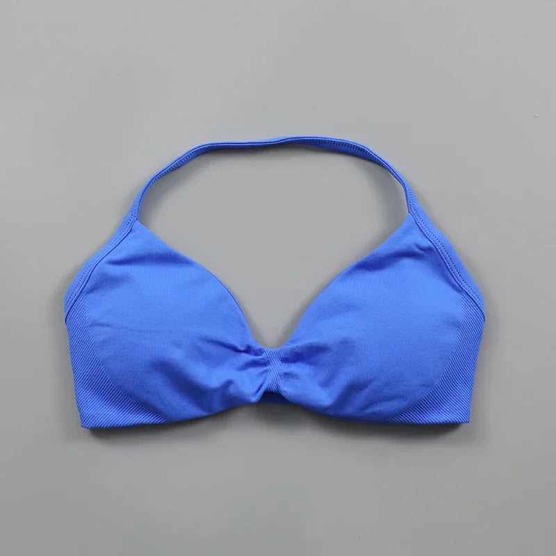 Sujetador deportivo tipo halter con tirantes y escote en V para mujer, soporte bajo, fruncido, espalda abierta sexy, top corto de gimnasio, copas acolchadas, sin costuras, para entrenamiento o yoga