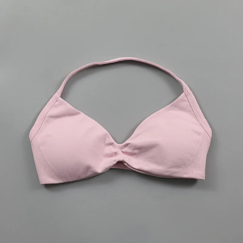 Sujetador deportivo tipo halter con tirantes y escote en V para mujer, soporte bajo, fruncido, espalda abierta sexy, top corto de gimnasio, copas acolchadas, sin costuras, para entrenamiento o yoga