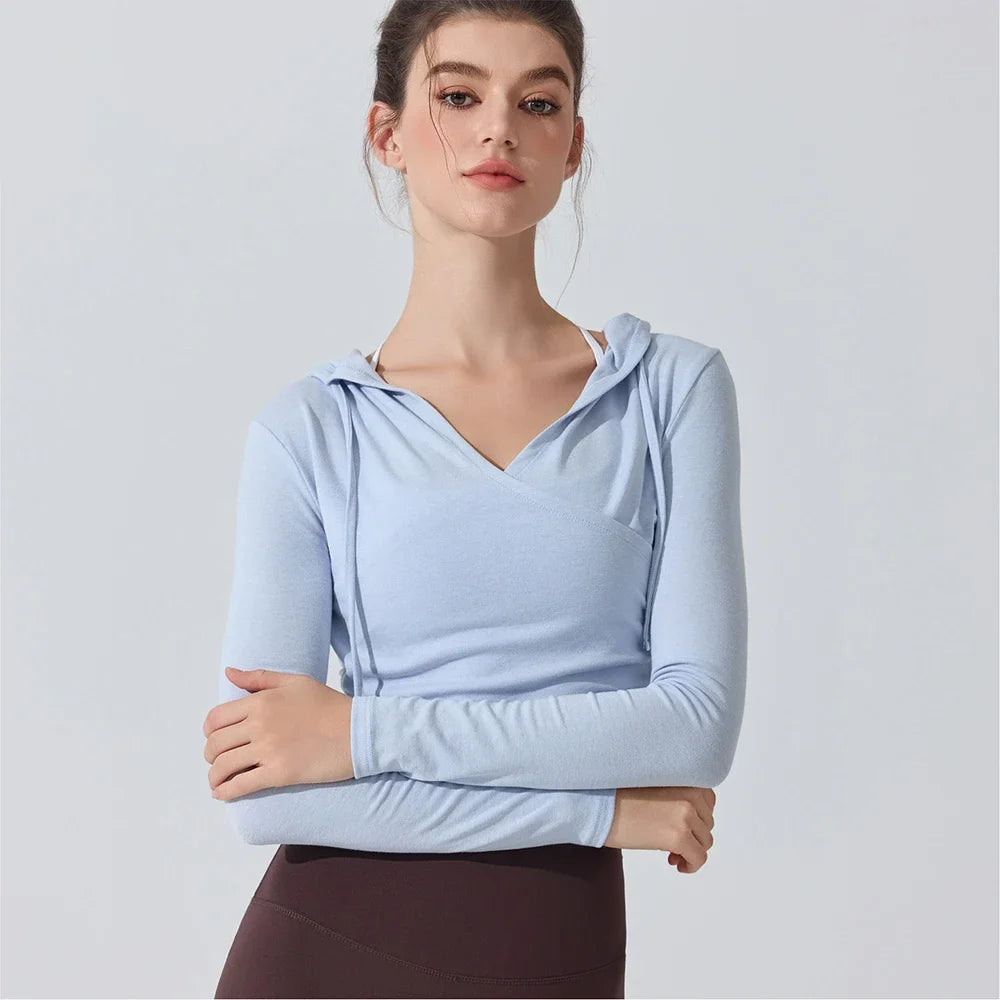 Camiseta de yoga con capucha de manga larga para mujer - Camiseta de entrenamiento con cuello en V ajustada para Pilates, gimnasio, ropa deportiva, blusa