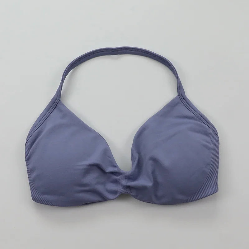 Sujetador deportivo tipo halter con tirantes y escote en V para mujer, soporte bajo, fruncido, espalda abierta sexy, top corto de gimnasio, copas acolchadas, sin costuras, para entrenamiento o yoga