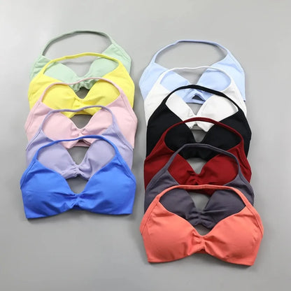 Sujetador deportivo tipo halter con tirantes y escote en V para mujer, soporte bajo, fruncido, espalda abierta sexy, top corto de gimnasio, copas acolchadas, sin costuras, para entrenamiento o yoga
