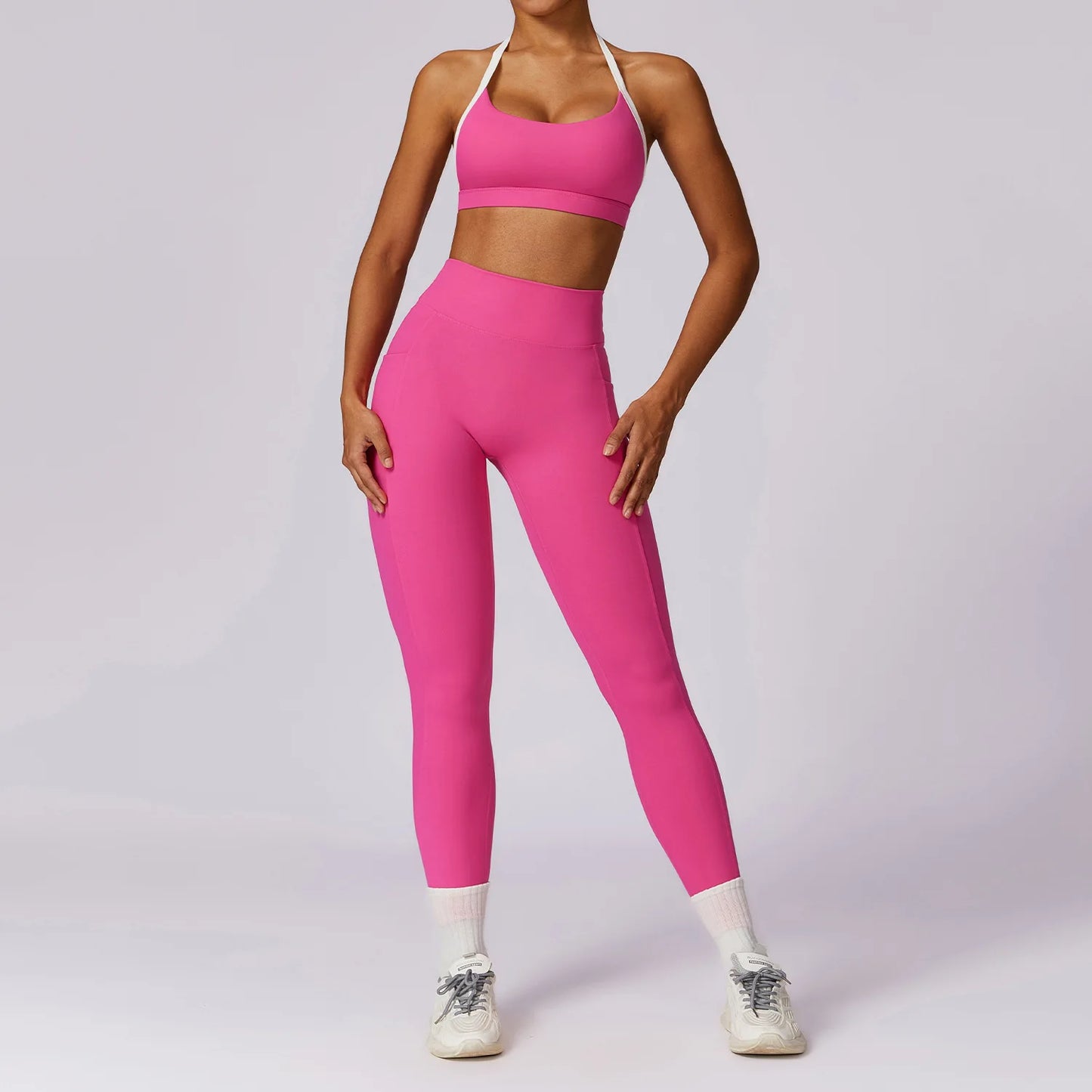 Traje de yoga de mujer con espalda hermosa y colores contrastantes, ropa deportiva ajustada para yoga, fitness y uso diario